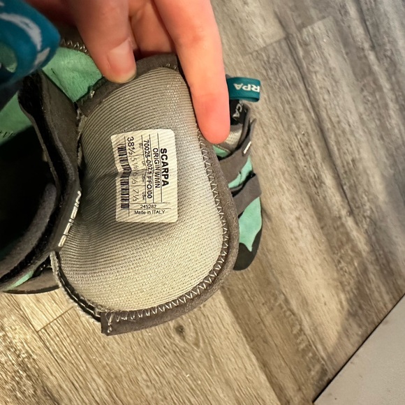 Scarpra climbing shoes - Picture 3 of 3